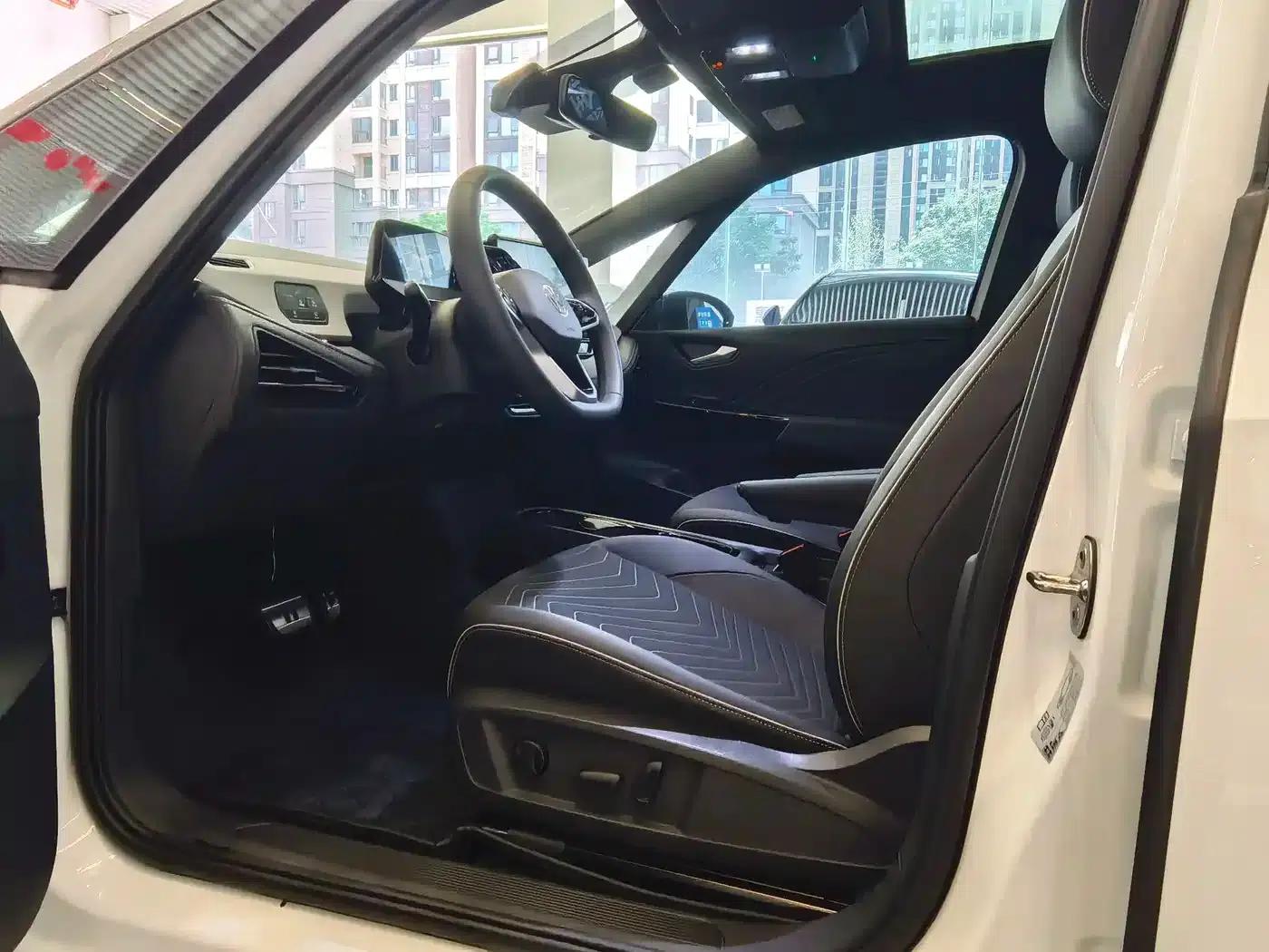 Volkswagen ID.3 2024 Outstanding Edition — миниатюра 6