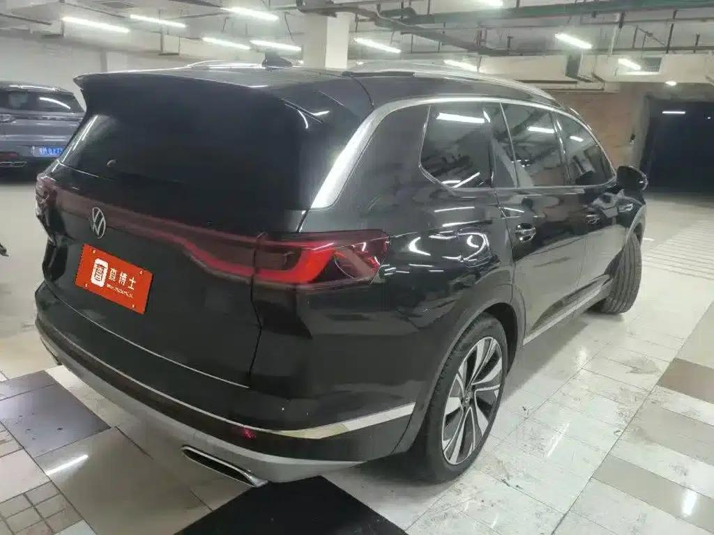 2023 Range Rover 380TSI AWD Luxury Pro — миниатюра 3