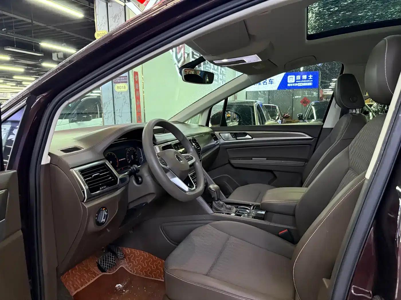 Viloran 2020 330TSI Business Edition — миниатюра 6