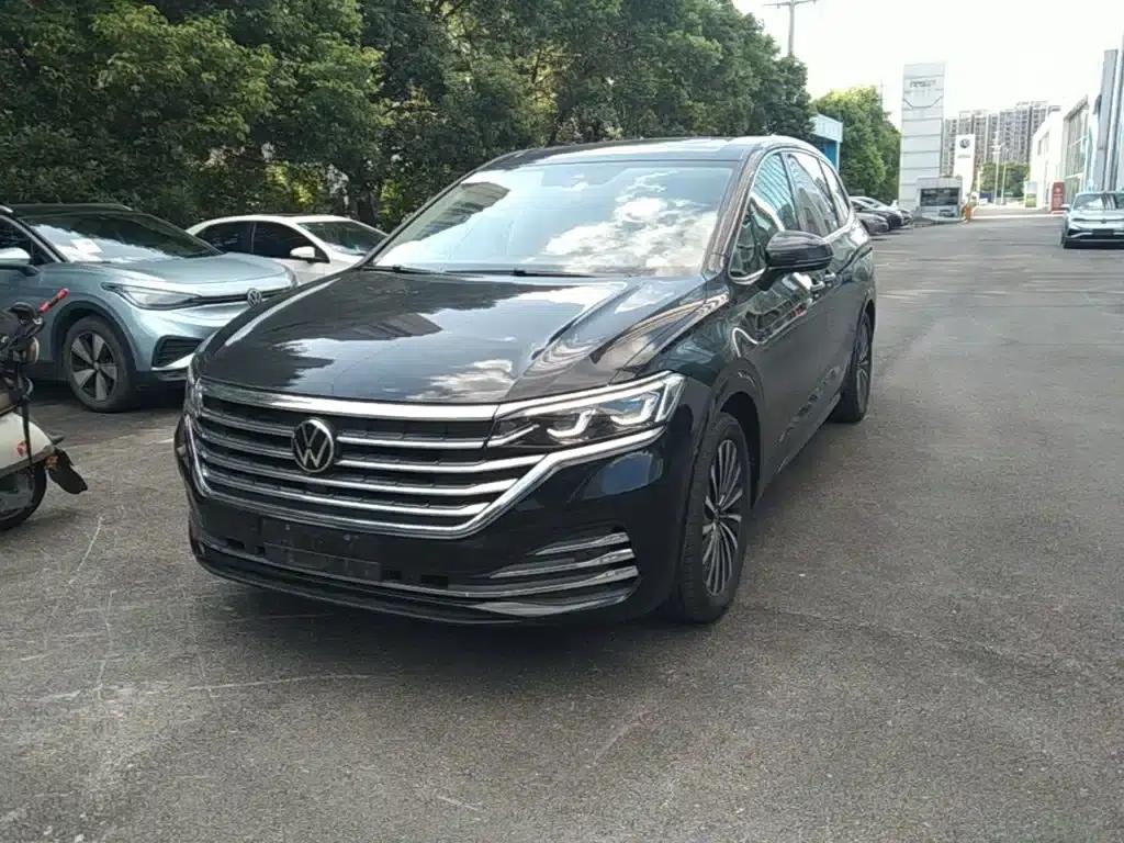Viloran 2024 380TSI Premium Edition — миниатюра 2