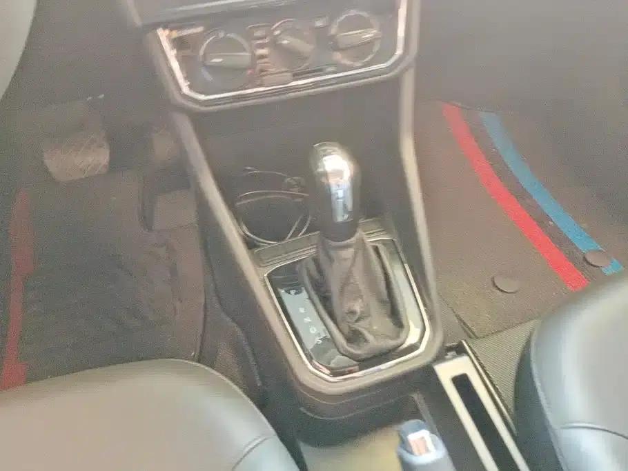 Jetta 2017 1.5L Automatic Comfort Model — миниатюра 16