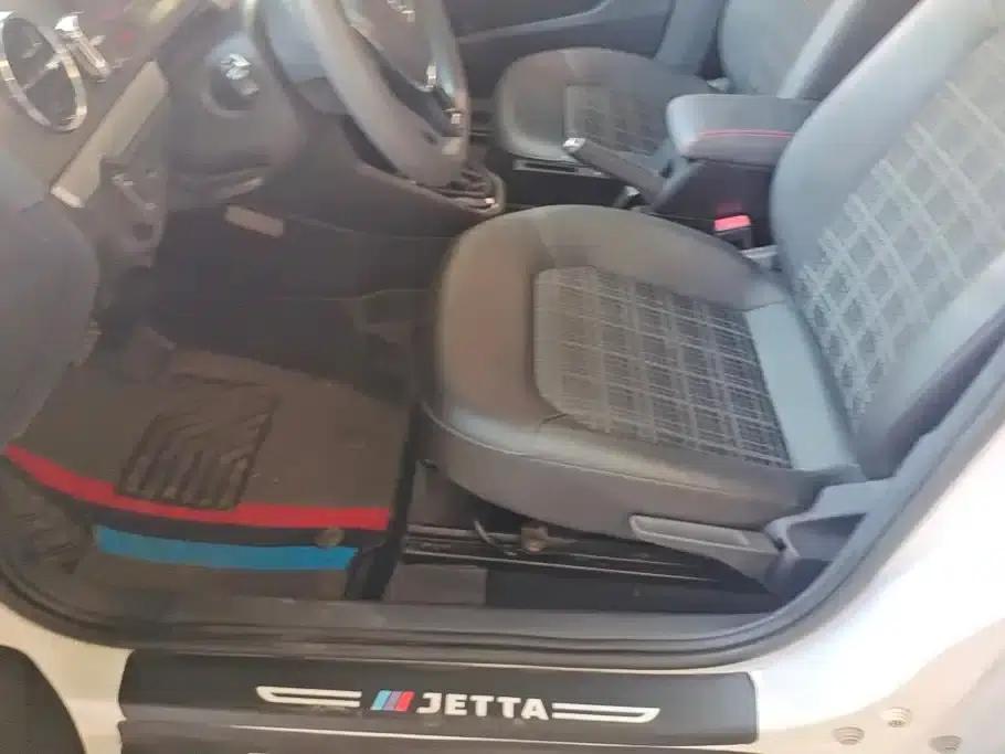Jetta 2017 1.5L Automatic Comfort Model — миниатюра 9