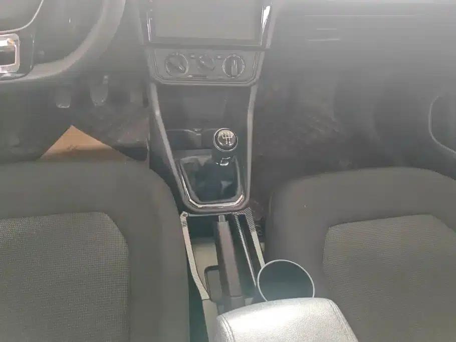 Jetta 2017 1.4L Manual Fashion Edition — миниатюра 16