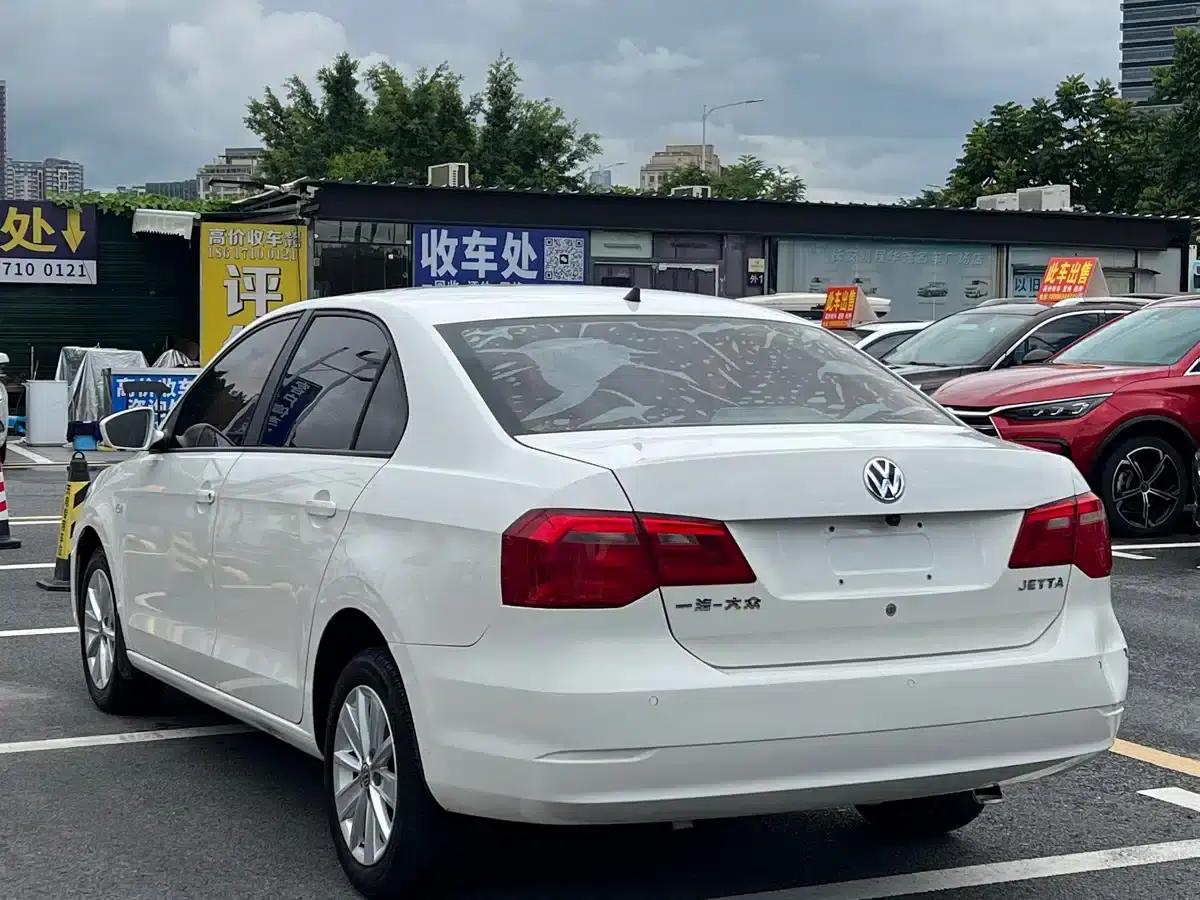 Jetta 2015 Value Edition 1.6L Automatic Comfort Model — миниатюра 10
