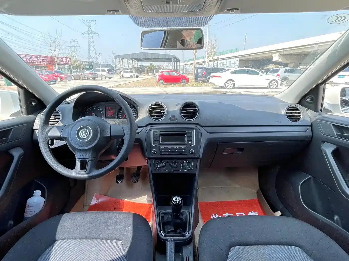 Jetta 2013 1.6L Manual Fashion Edition — миниатюра 7