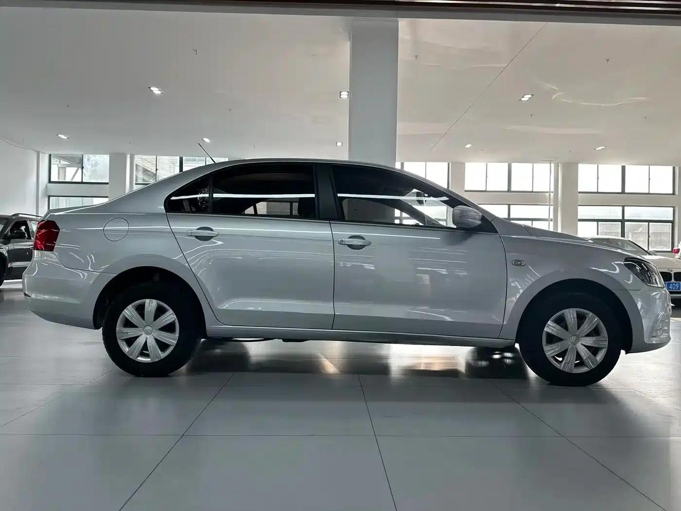 Jetta 2015 1.6L Automatic Fashion Model — миниатюра 4