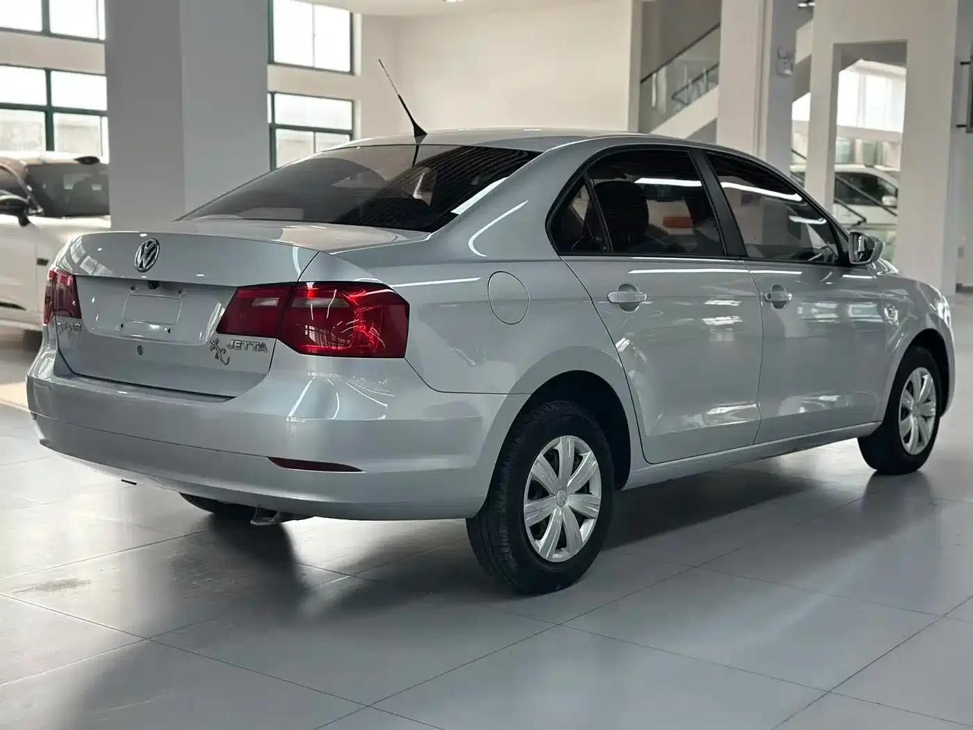 Jetta 2015 1.6L Automatic Fashion Model — миниатюра 5