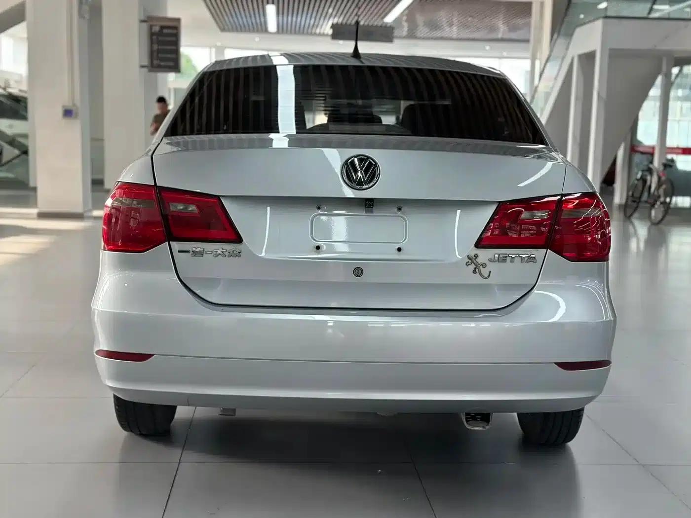 Jetta 2015 1.6L Automatic Fashion Model — миниатюра 6