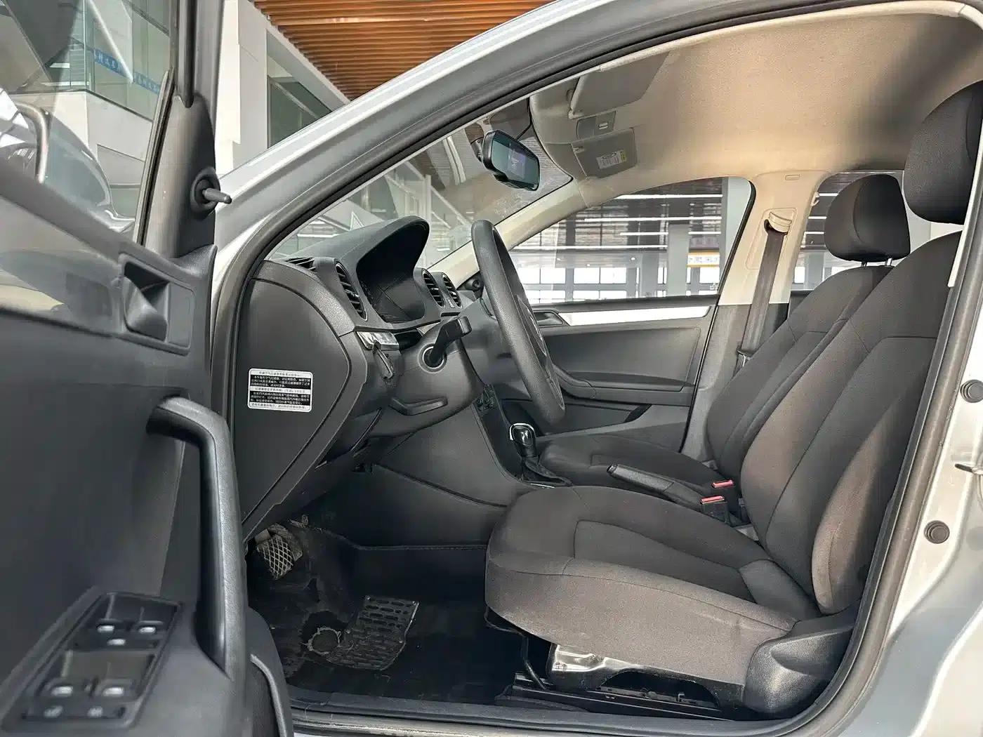 Jetta 2015 1.6L Automatic Fashion Model — миниатюра 9