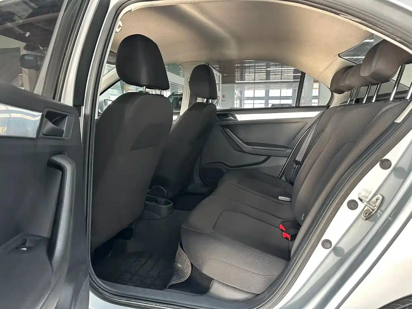 Jetta 2015 1.6L Automatic Fashion Model — миниатюра 10