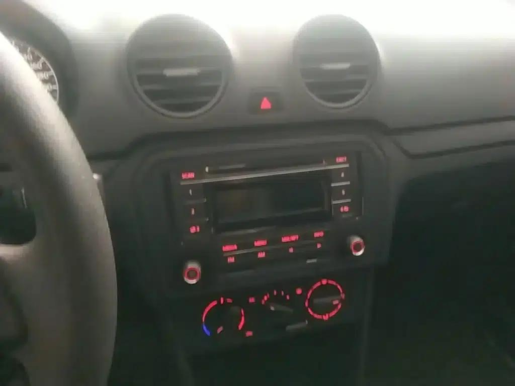 Jetta 2015 Value Edition 1.6L Automatic Fashion Model — миниатюра 13