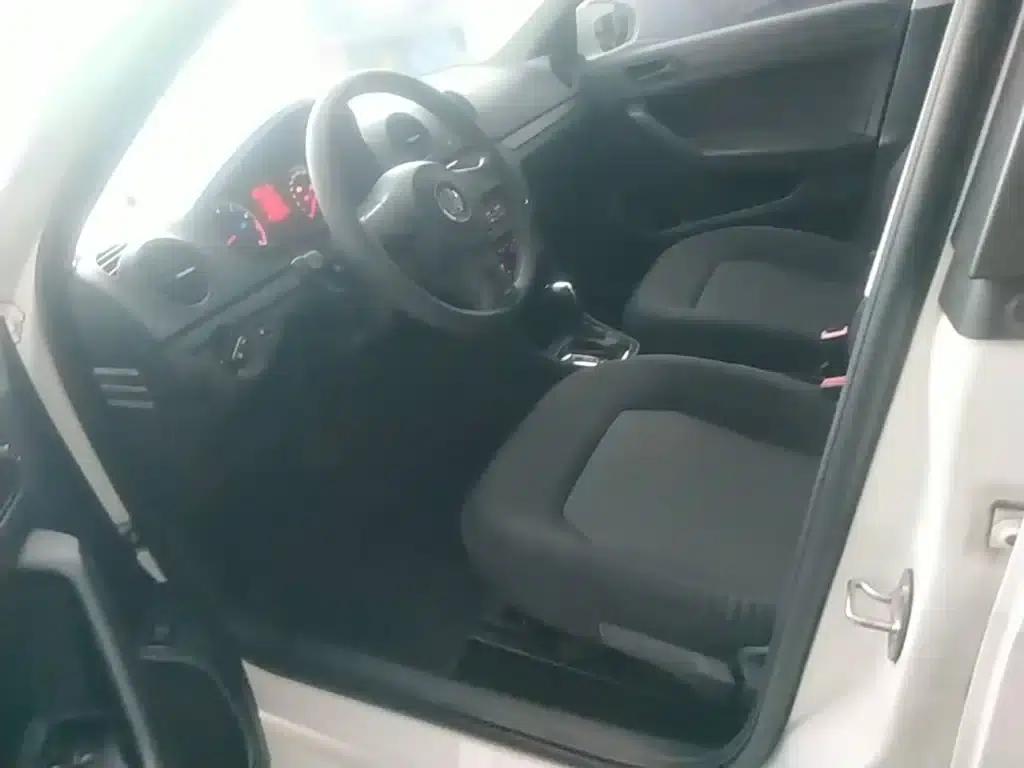 Jetta 2015 Value Edition 1.6L Automatic Fashion Model — миниатюра 15