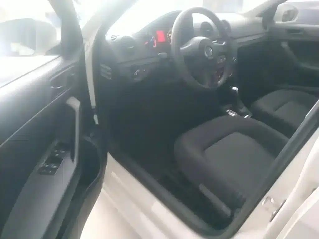 Jetta 2015 Value Edition 1.6L Automatic Fashion Model — миниатюра 16