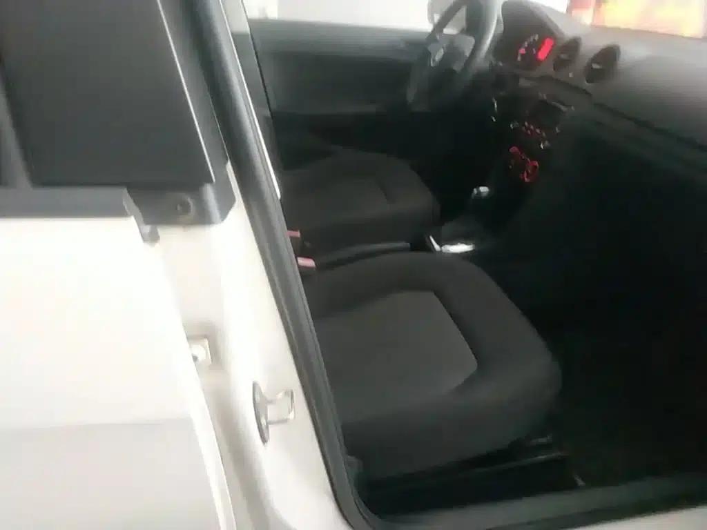 Jetta 2015 Value Edition 1.6L Automatic Fashion Model — миниатюра 25