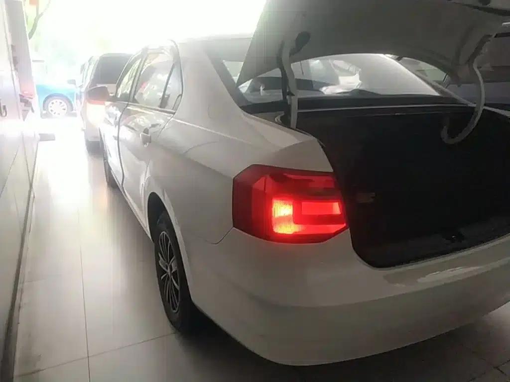 Jetta 2015 Value Edition 1.6L Automatic Fashion Model — миниатюра 5