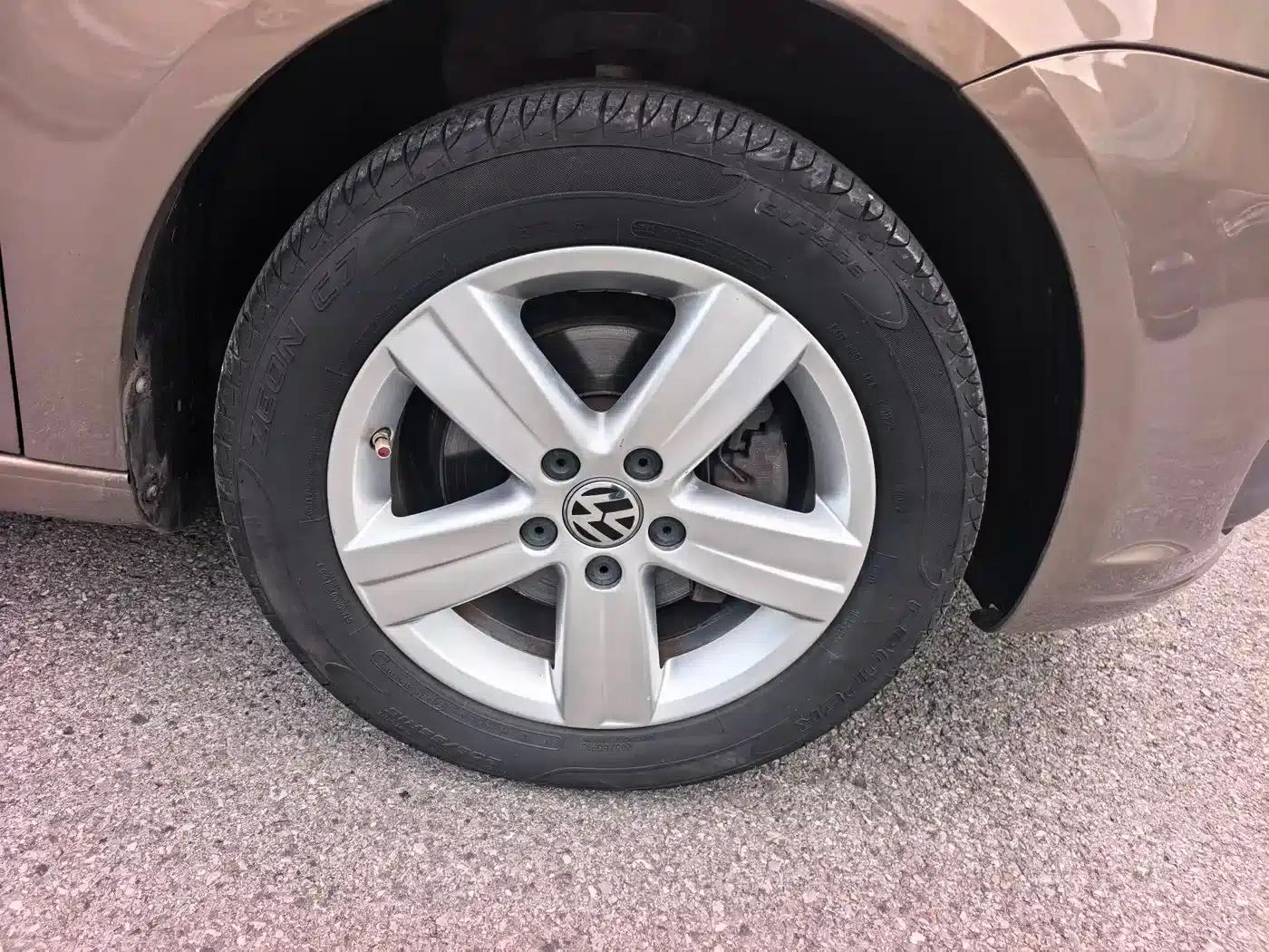 2015 Volkswagen Touran 1.4T Manual Comfort Edition 5-seater — миниатюра 12