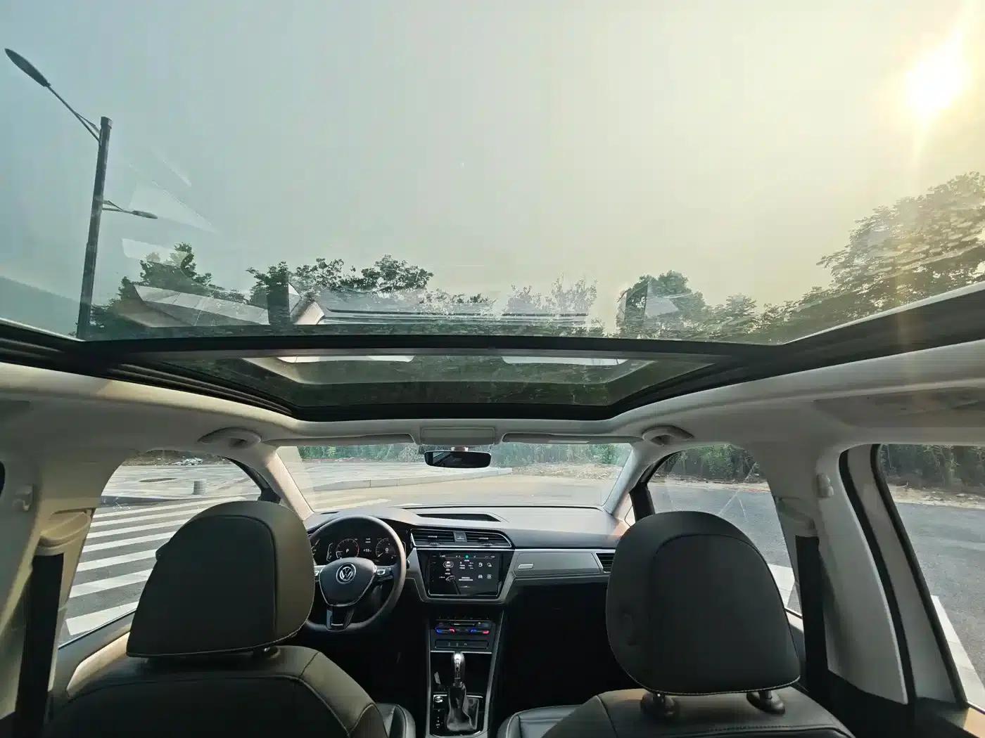 2022 Touran L 280TSI DSG Cross Edition 7-seater — миниатюра 19