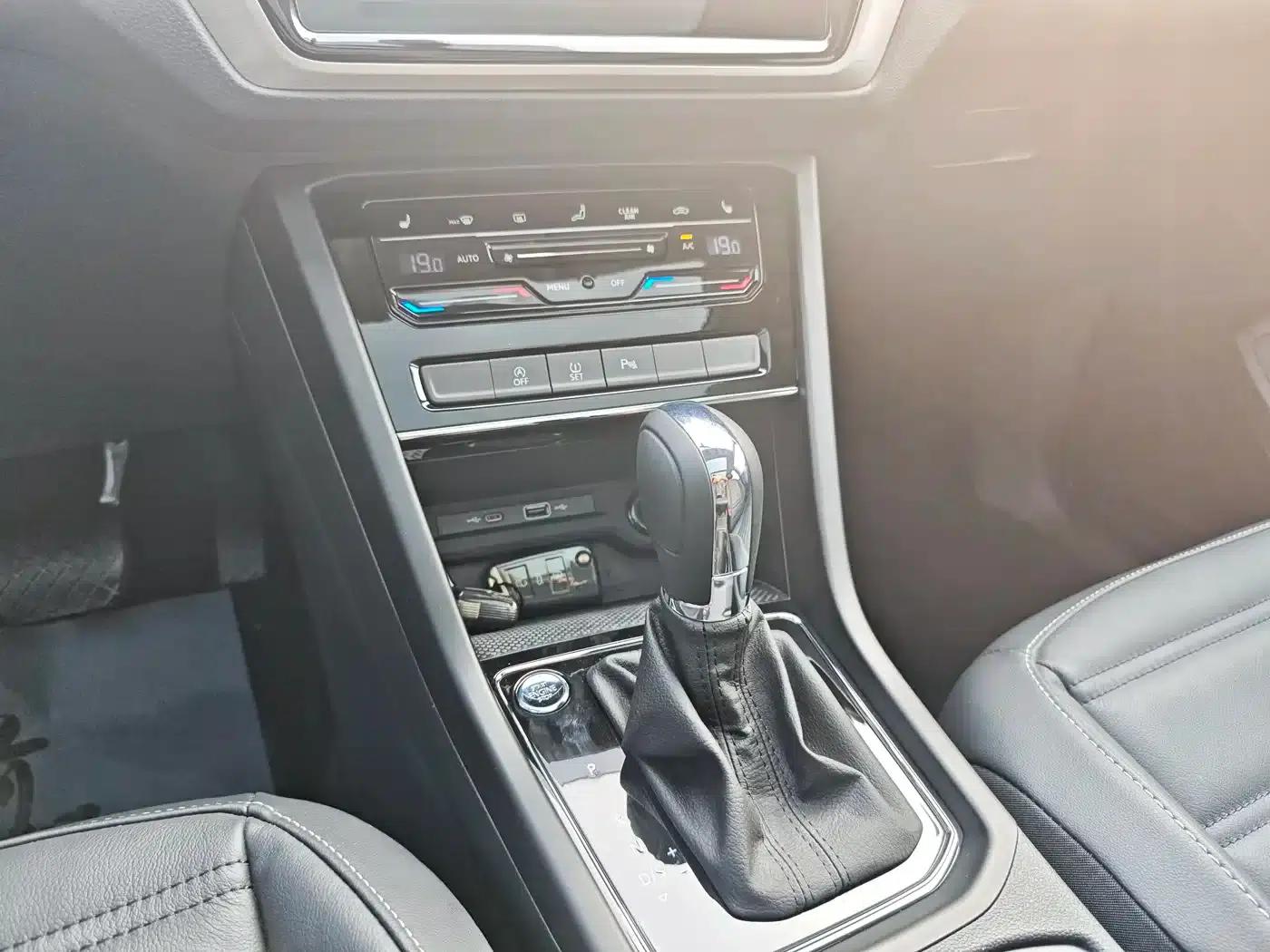 2022 Touran L 280TSI DSG Cross Edition 7-seater — миниатюра 22