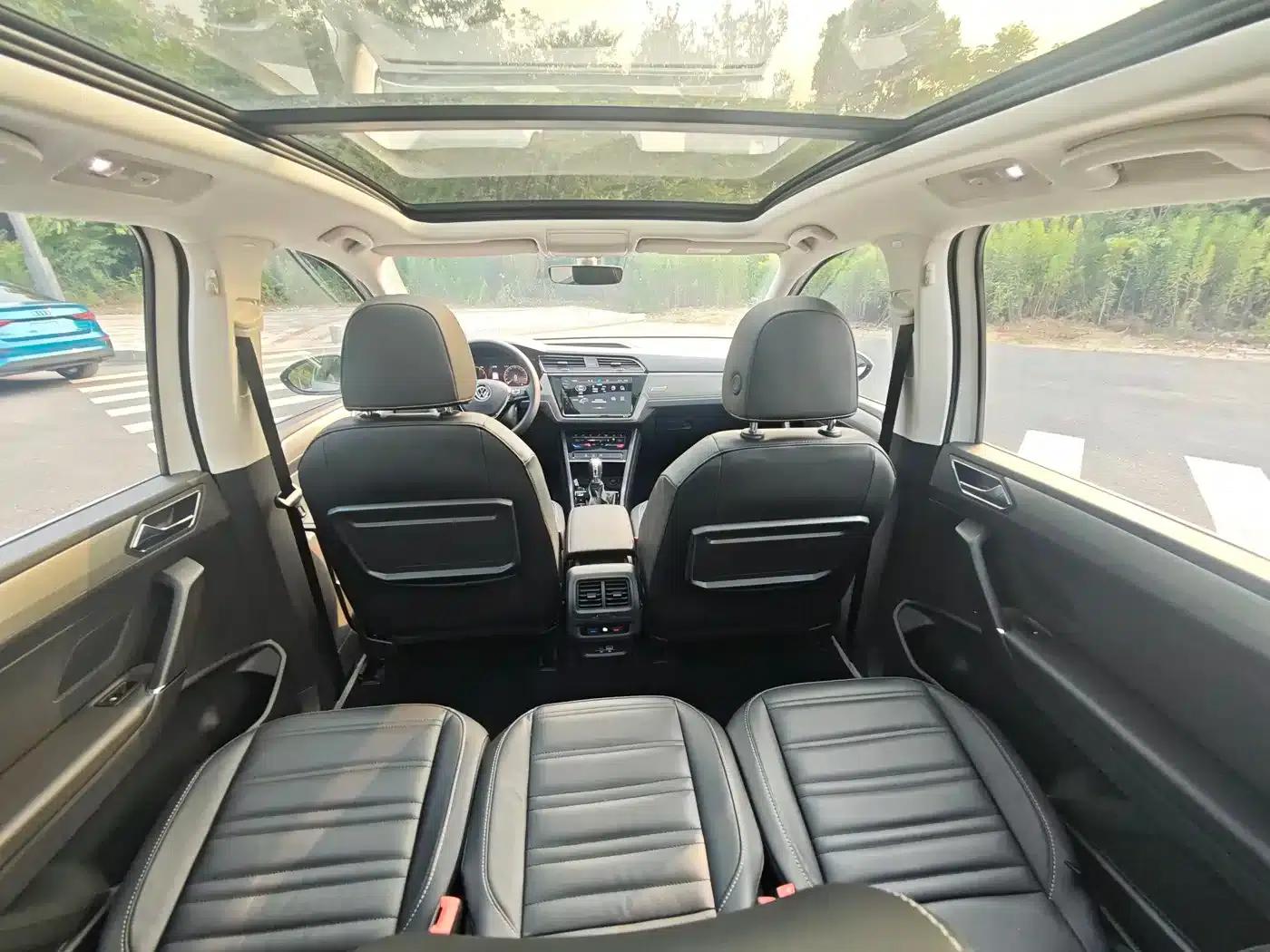 2022 Touran L 280TSI DSG Cross Edition 7-seater — миниатюра 25