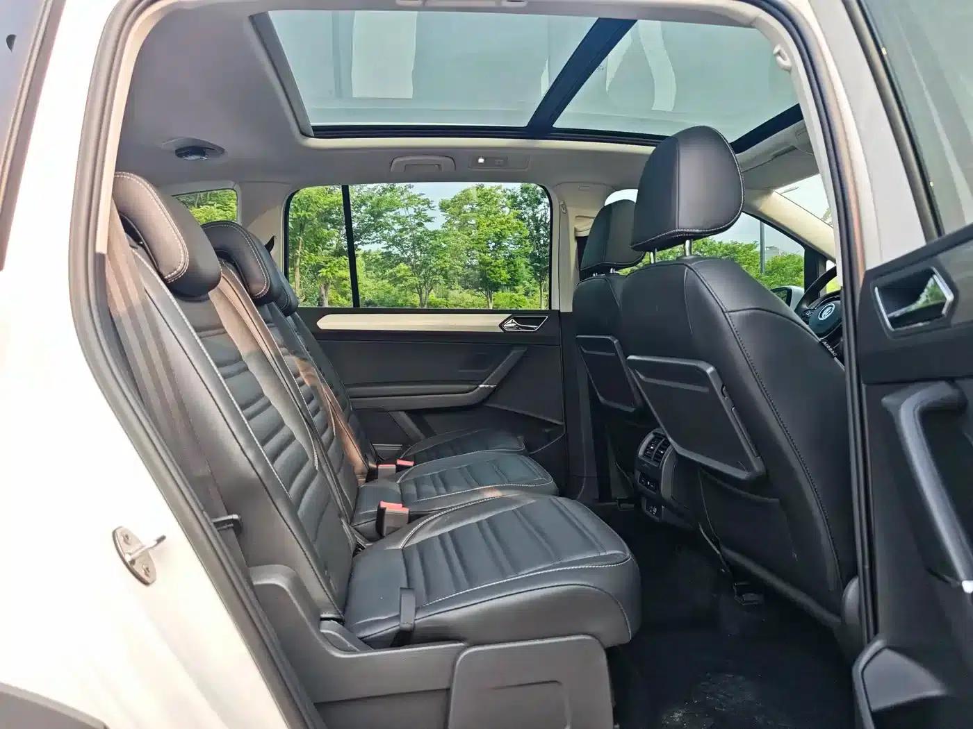 2022 Touran L 280TSI DSG Cross Edition 7-seater — миниатюра 26