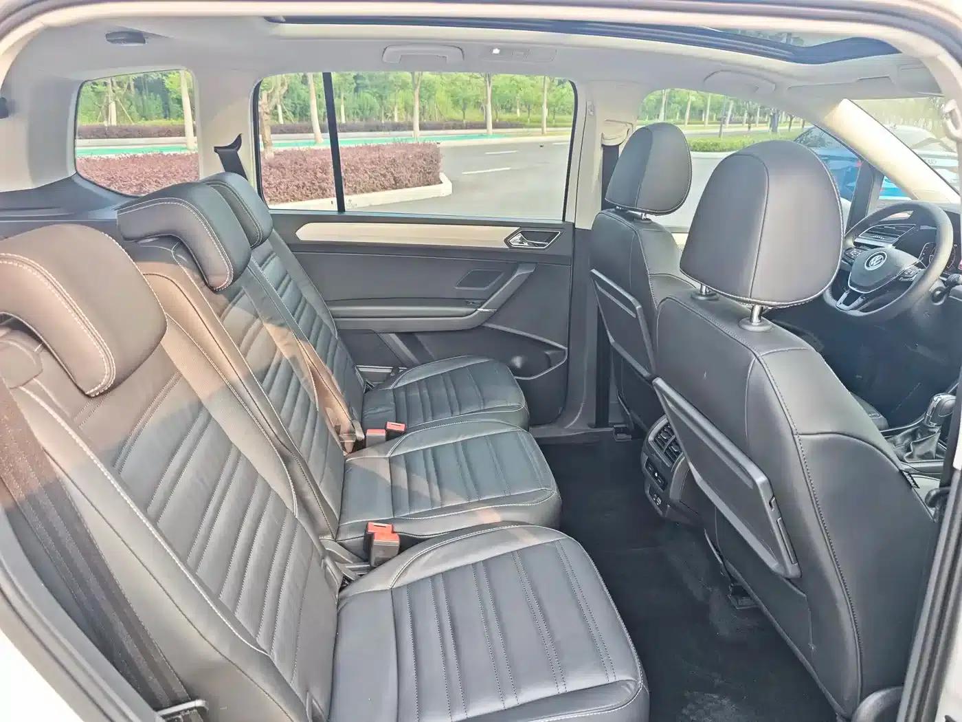 2022 Touran L 280TSI DSG Cross Edition 7-seater — миниатюра 27