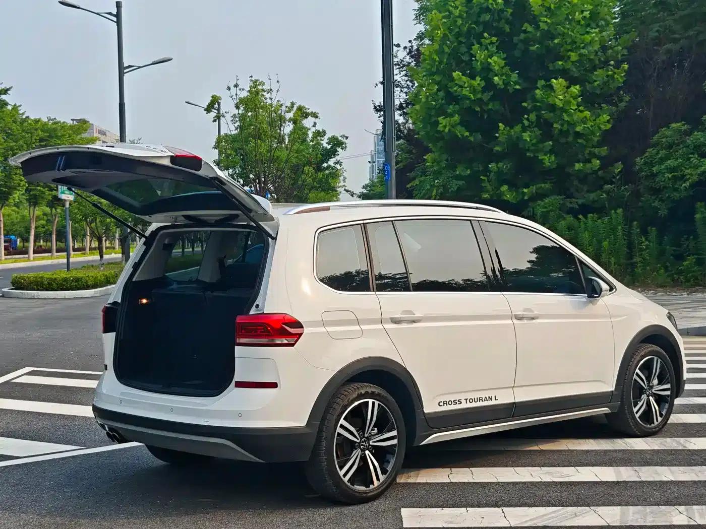2022 Touran L 280TSI DSG Cross Edition 7-seater — миниатюра 29