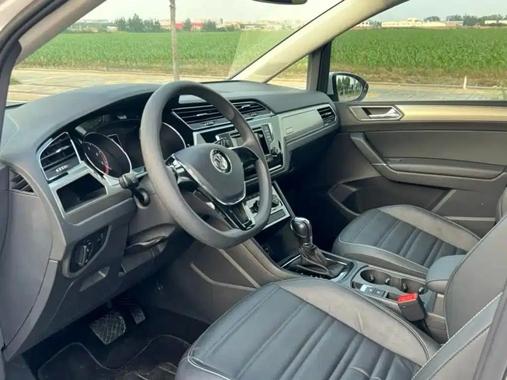 2016 Touran L 280TSI DSG Comfort Edition — миниатюра 5