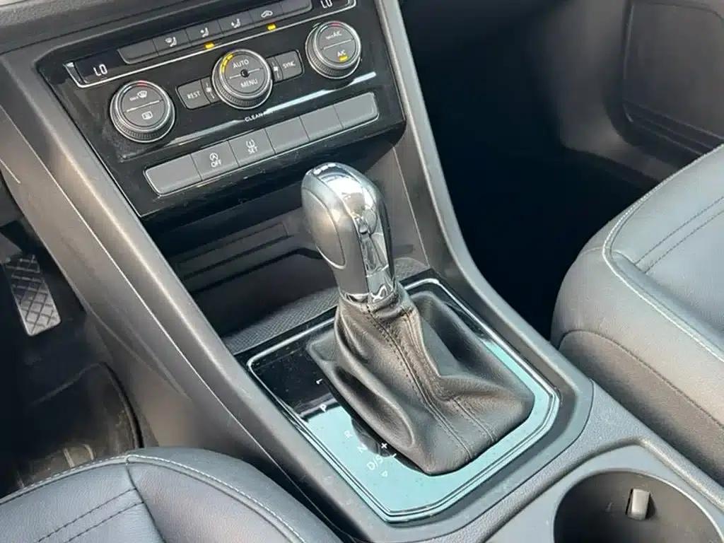 2016 Touran L 280TSI DSG Comfort Edition — миниатюра 6