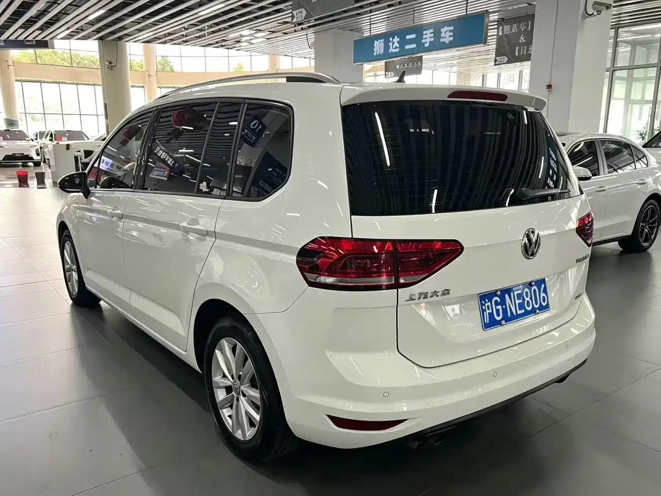 2018 Touran L 280TSI DSG Comfort Edition 7-seater (National V Emission Standard) — миниатюра 4
