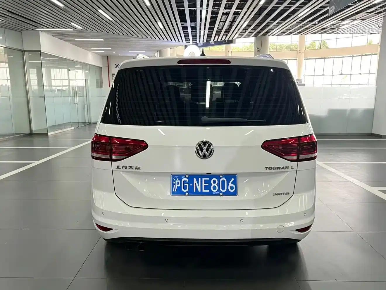 2018 Touran L 280TSI DSG Comfort Edition 7-seater (National V Emission Standard) — миниатюра 5