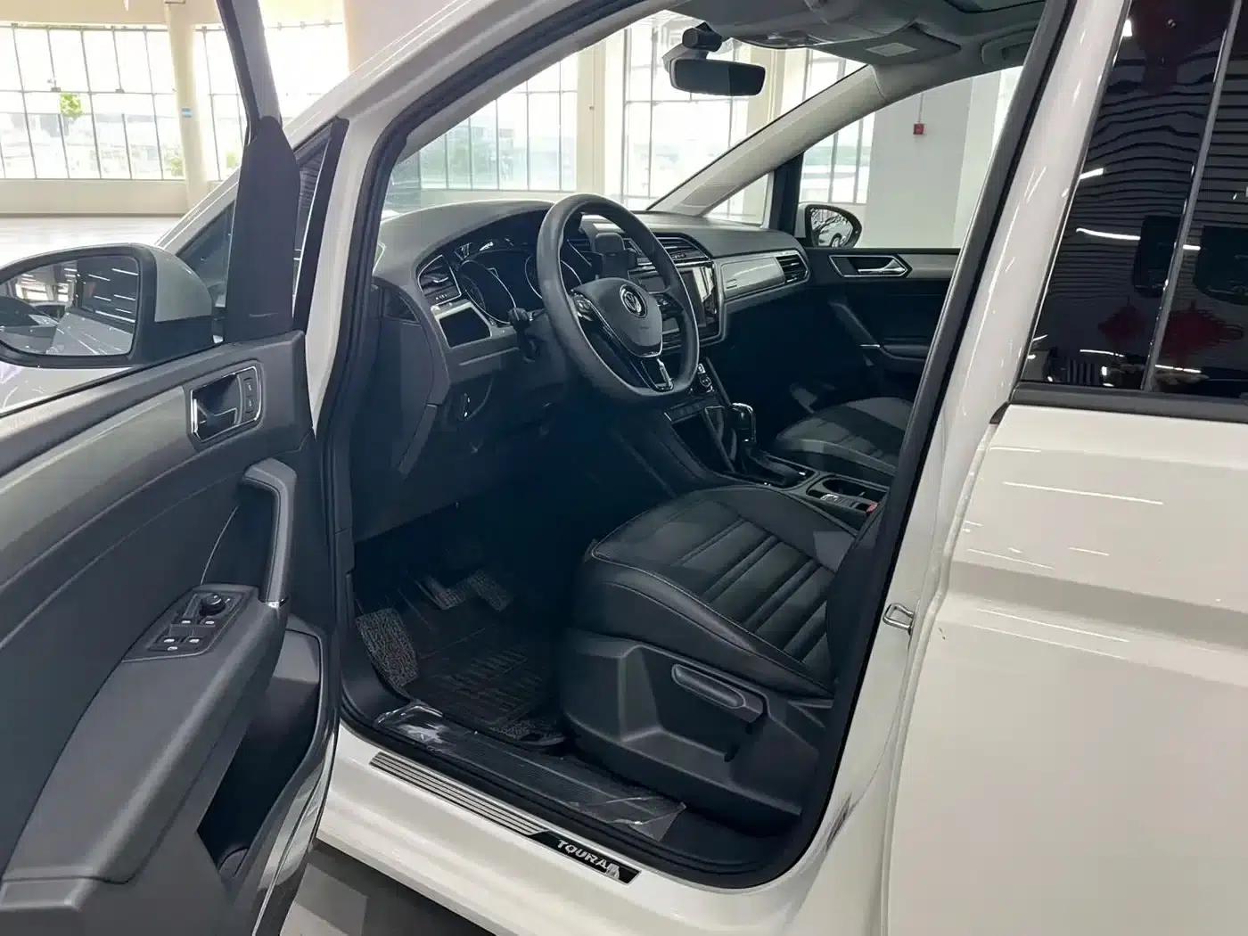 2018 Touran L 280TSI DSG Comfort Edition 7-seater (National V Emission Standard) — миниатюра 9
