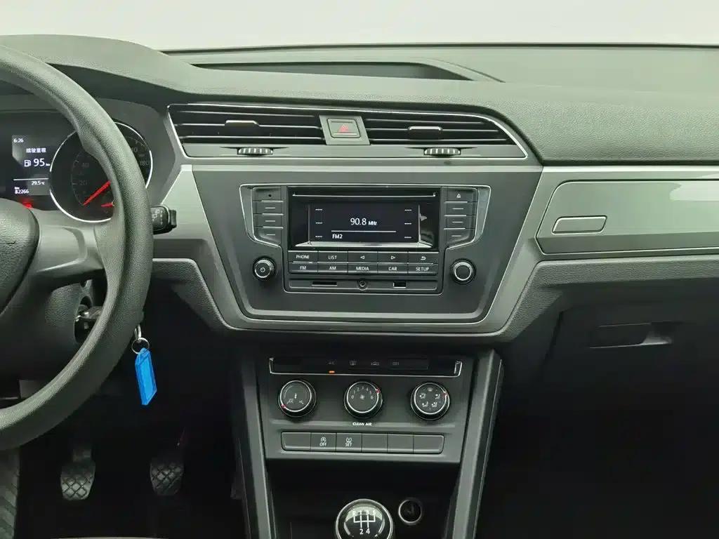 2016 Touran L 280TSI Manual Fashion Edition — миниатюра 12