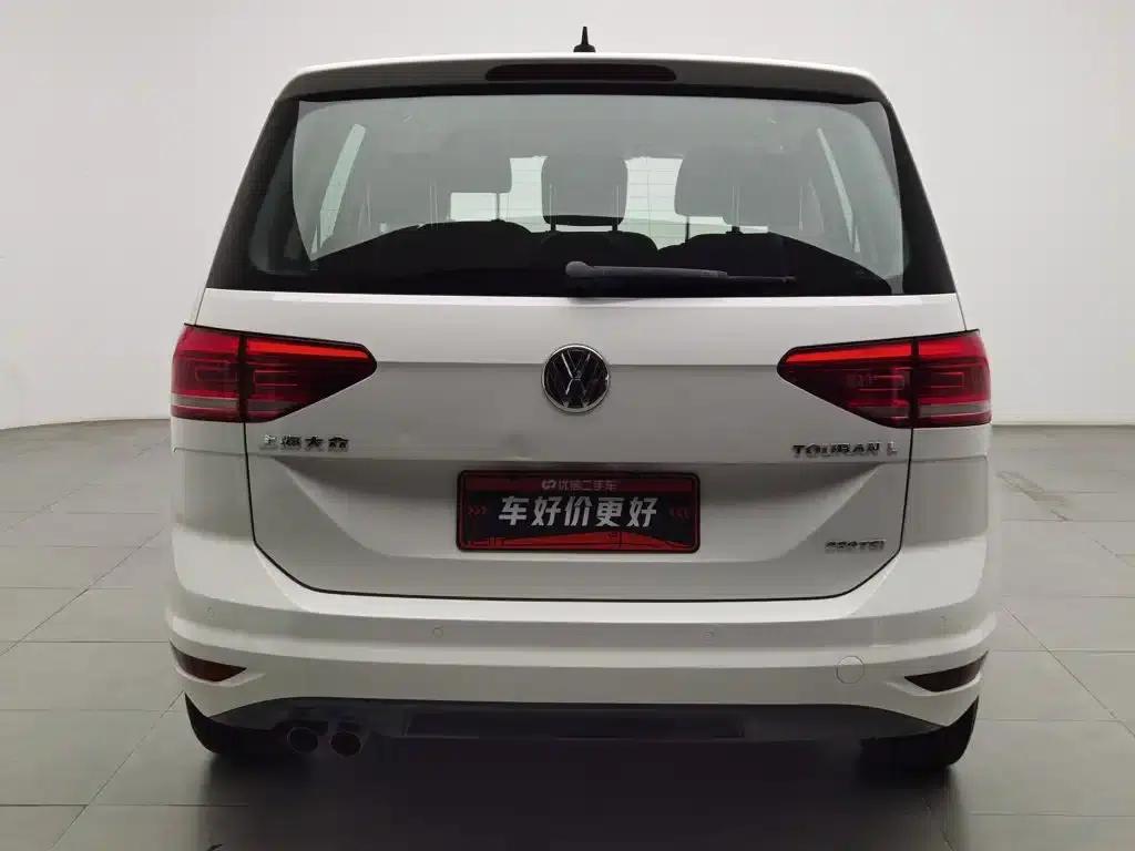 2016 Touran L 280TSI Manual Fashion Edition — миниатюра 4