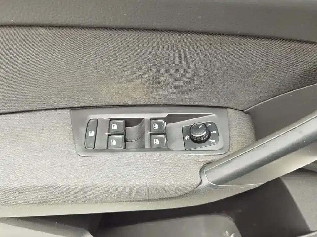 2016 Touran L 280TSI Manual Fashion Edition — миниатюра 9