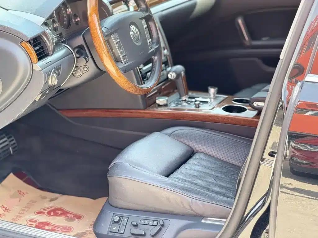 Phaeton 2009 3.6L V6 4-seater Extended Executive Edition — миниатюра 4