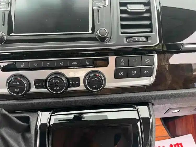 Multivan 2018 2.0TSI 4WD Explorer Edition 7-seater — миниатюра 5