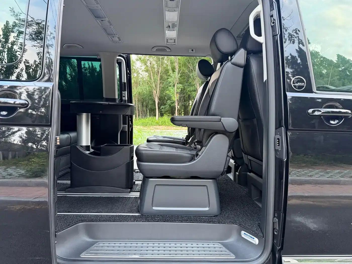 Multivan 2018 2.0TSI 4WD Explorer Edition 7-seater — миниатюра 18