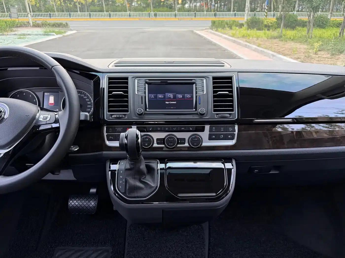 Multivan 2018 2.0TSI 4WD Explorer Edition 7-seater — миниатюра 9