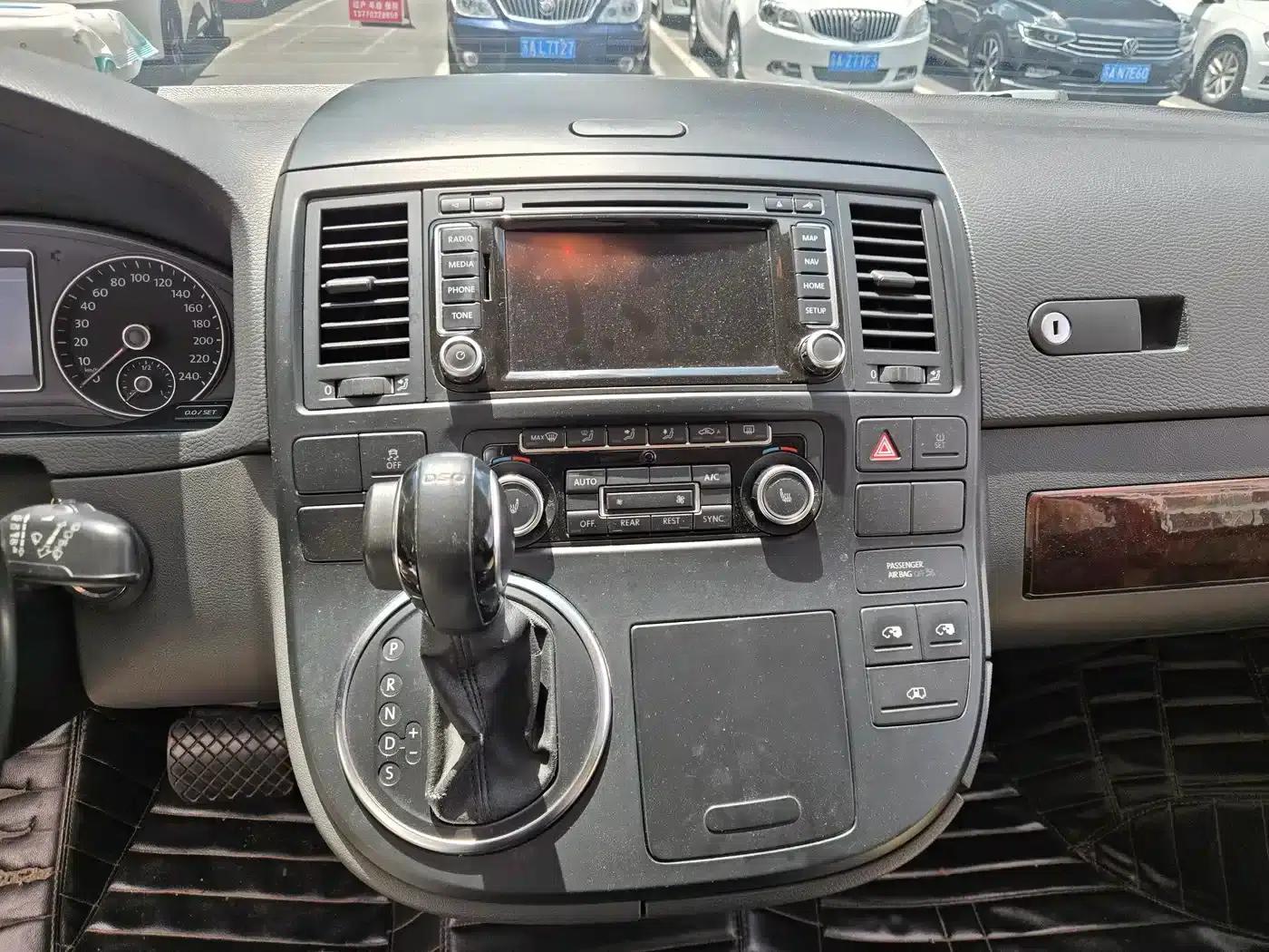 Multivan 2012 2.0TSI 4WD Premium Edition — миниатюра 7