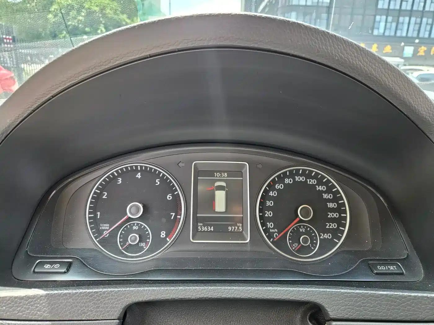 Multivan 2012 2.0TSI 4WD Premium Edition — миниатюра 8