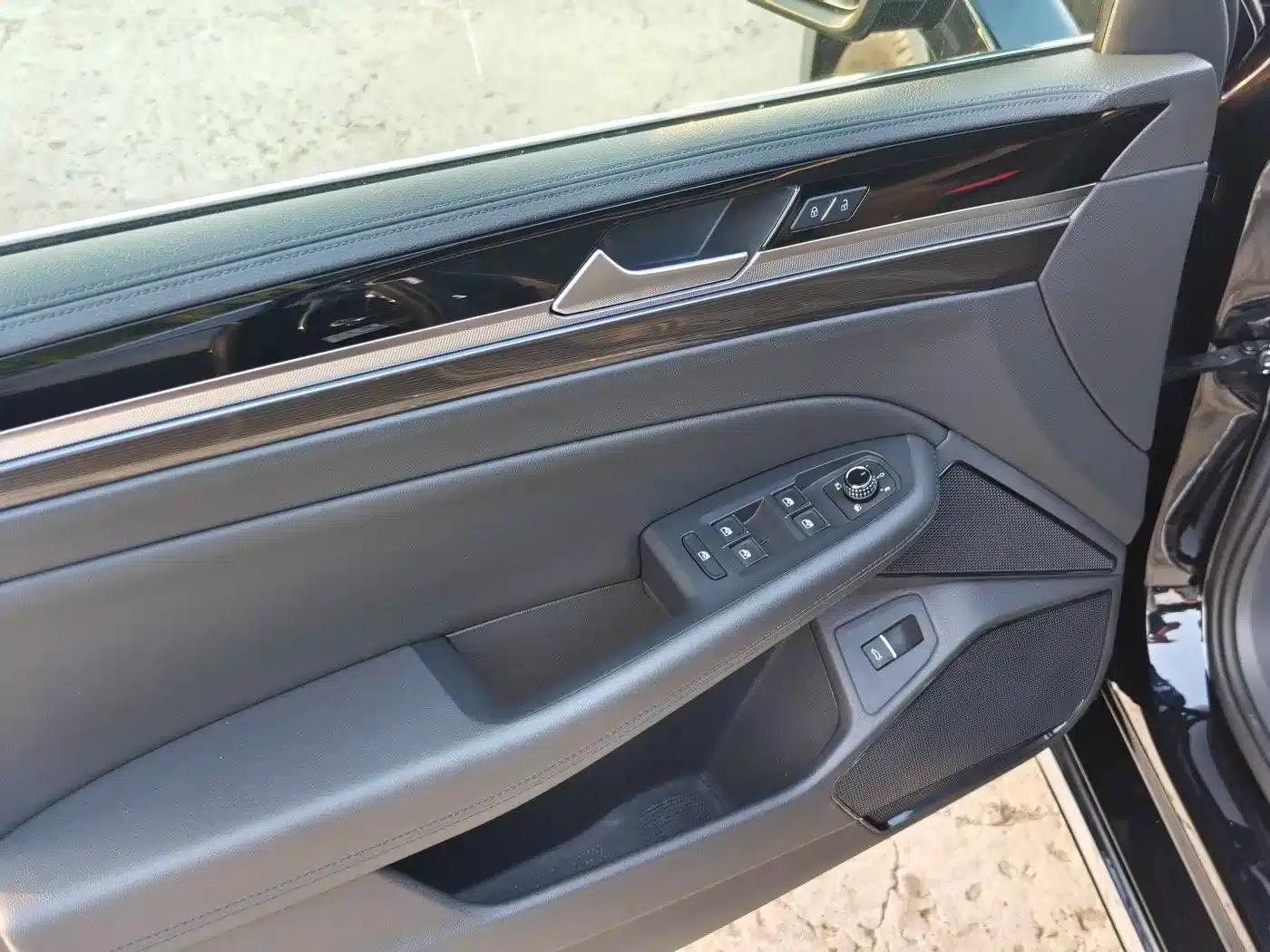 Phideon 2016 380TSI 2WD Royal Edition — миниатюра 12
