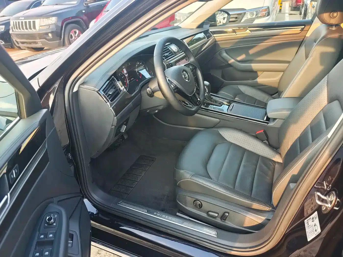 Phideon 2016 380TSI 2WD Royal Edition — миниатюра 7