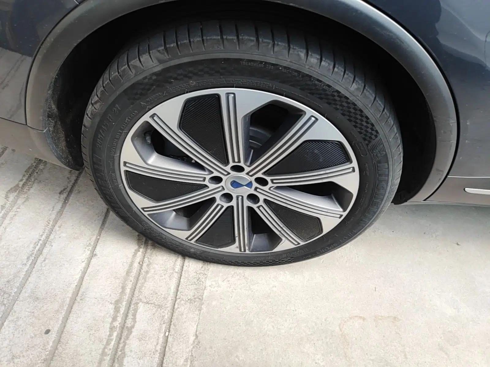 Denza N8 2023 Four-Wheel Drive Ultra-Hybrid Flagship Seven-Seater Version — миниатюра 11