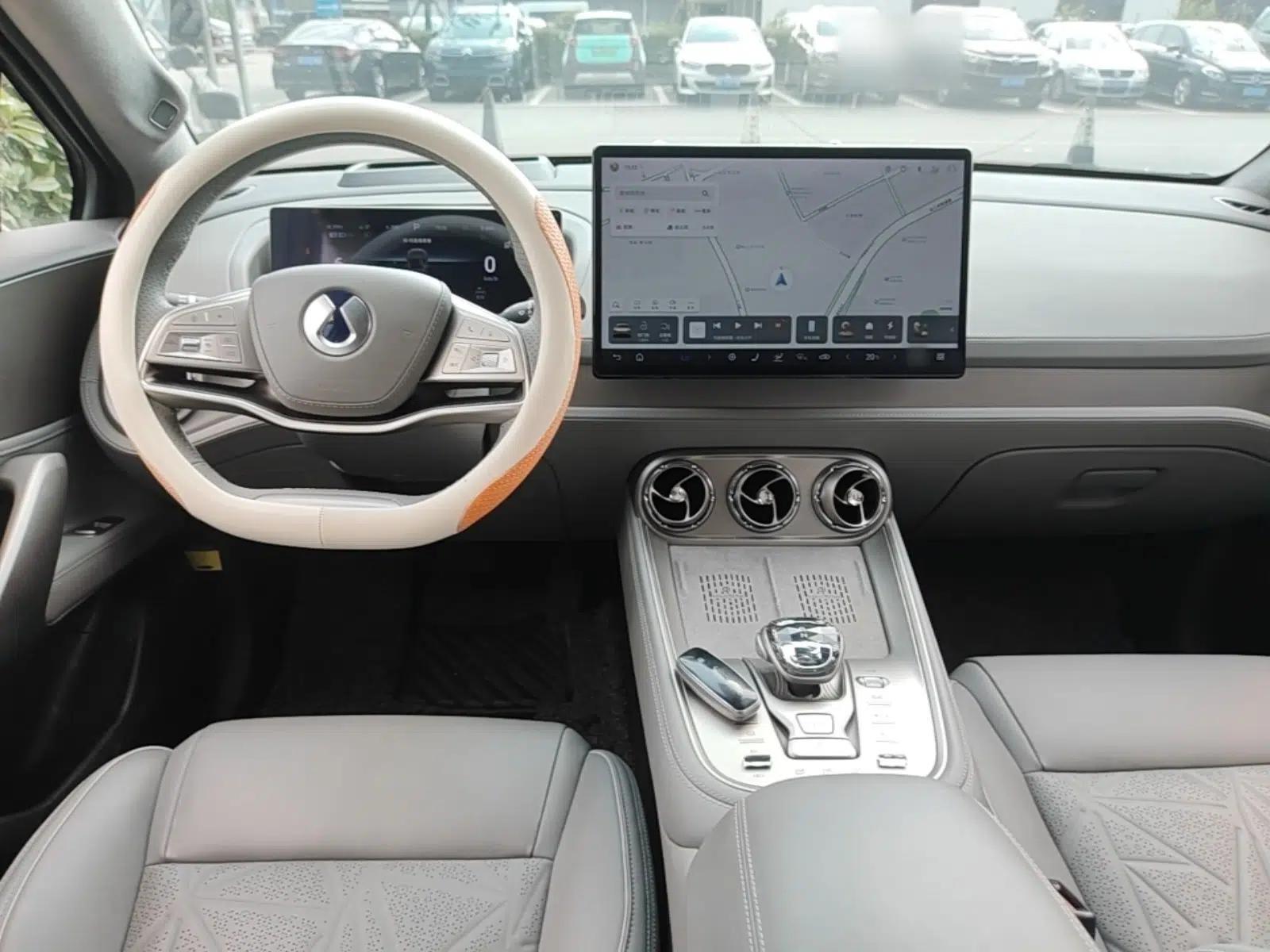 Denza N8 2023 Four-Wheel Drive Ultra-Hybrid Flagship Seven-Seater Version — миниатюра 12