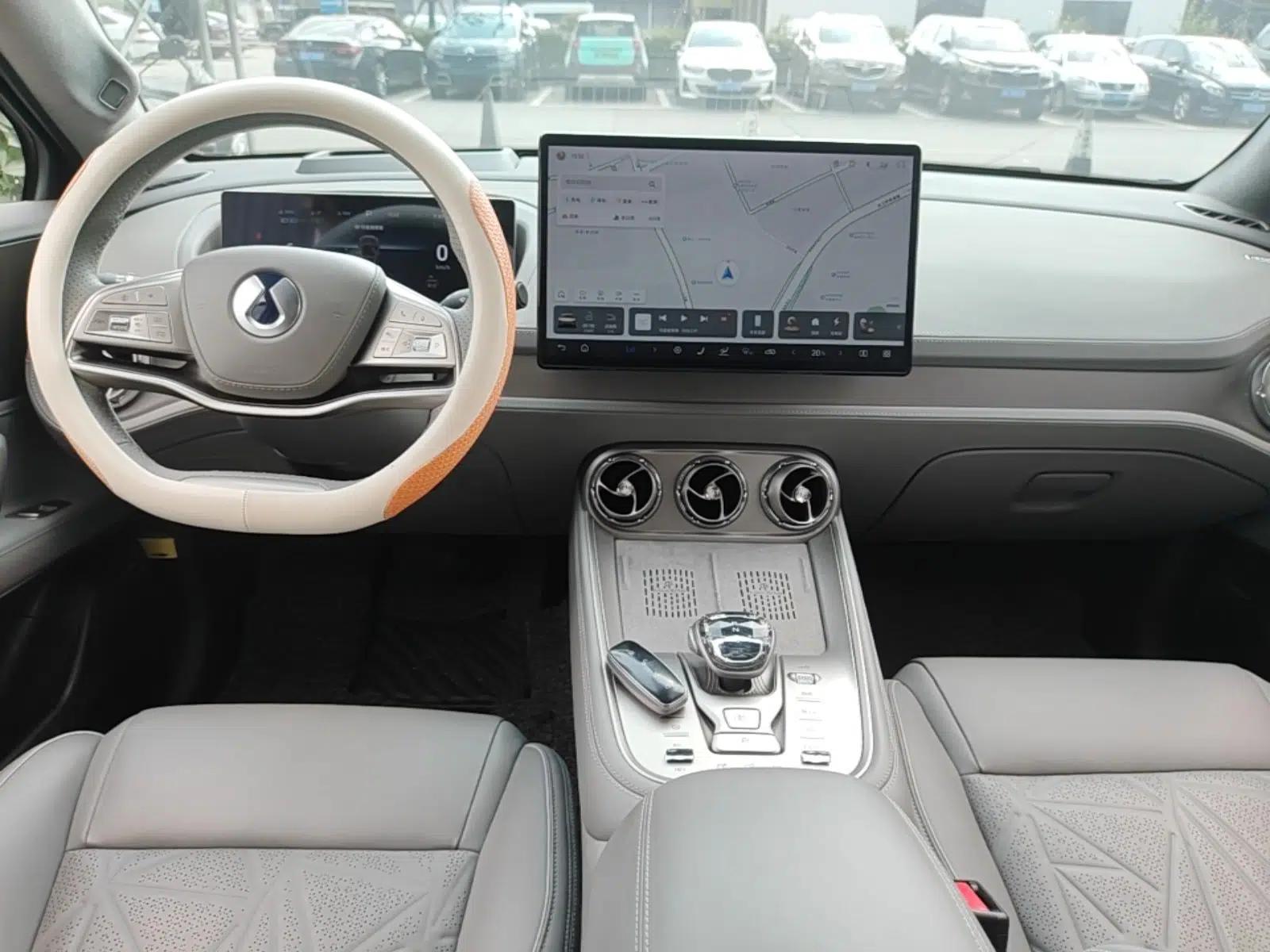 Denza N8 2023 Four-Wheel Drive Ultra-Hybrid Flagship Seven-Seater Version — миниатюра 15