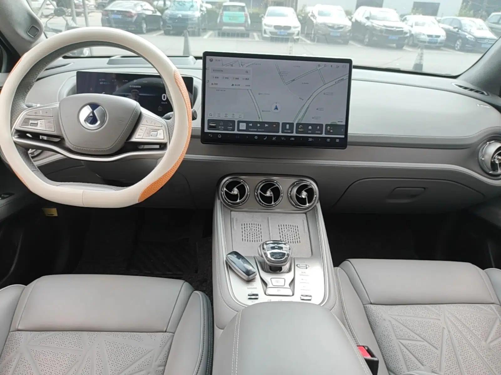 Denza N8 2023 Four-Wheel Drive Ultra-Hybrid Flagship Seven-Seater Version — миниатюра 16