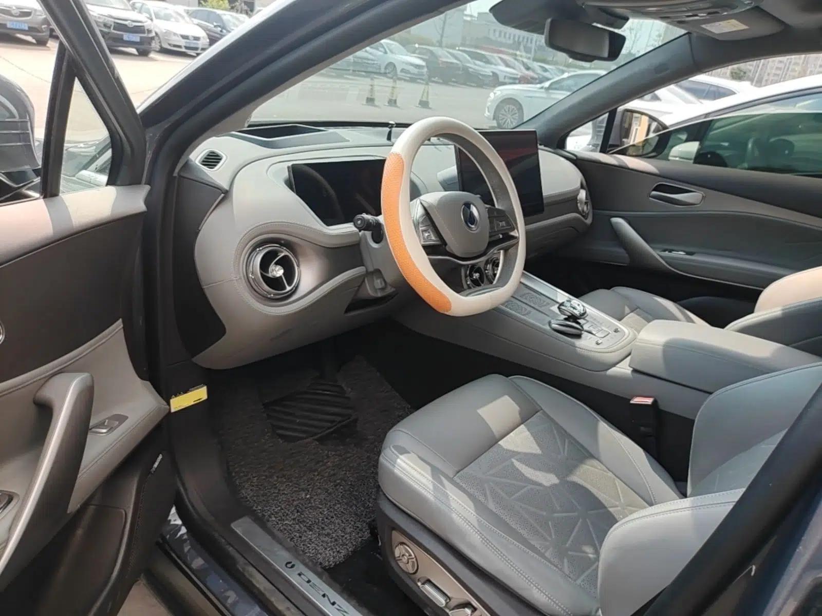 Denza N8 2023 Four-Wheel Drive Ultra-Hybrid Flagship Seven-Seater Version — миниатюра 18