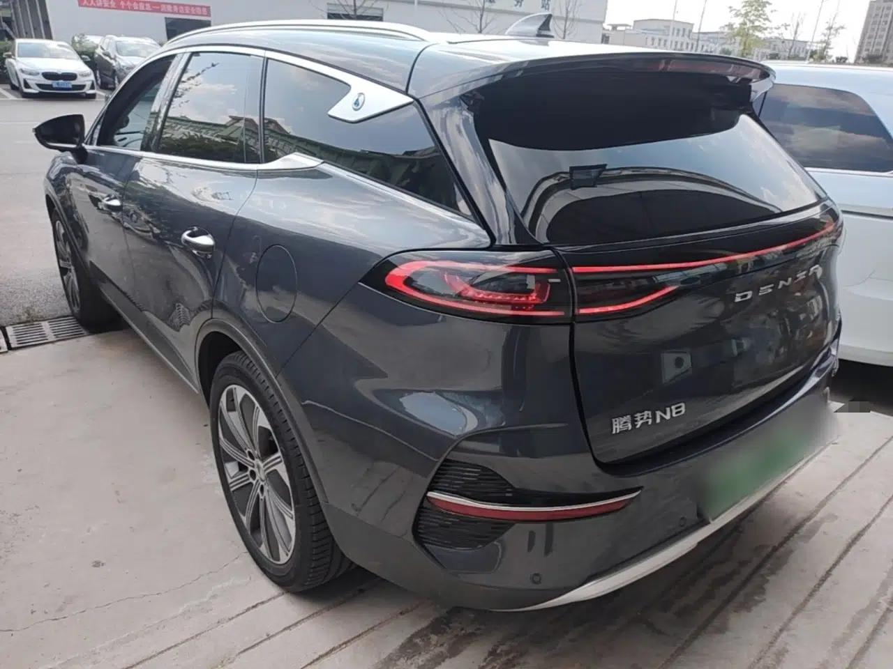 Denza N8 2023 Four-Wheel Drive Ultra-Hybrid Flagship Seven-Seater Version — миниатюра 4