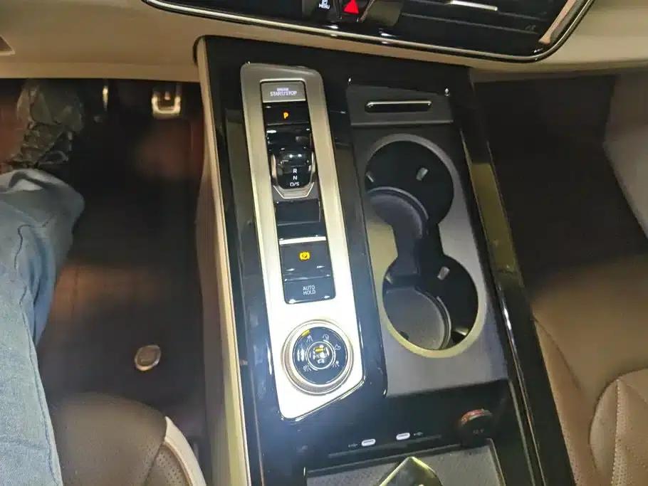 2023 Range Rover 380TSI AWD R-Line Cruiser — миниатюра 16