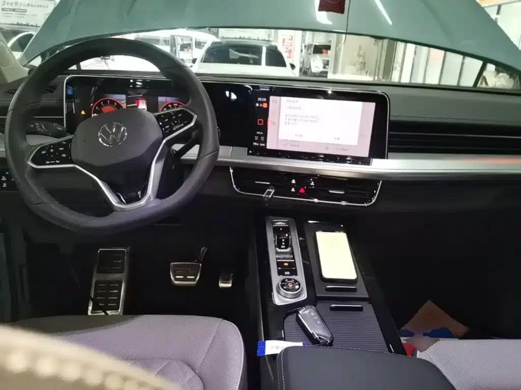 2023 Range Rover 380TSI AWD R-Line Cruiser — миниатюра 10